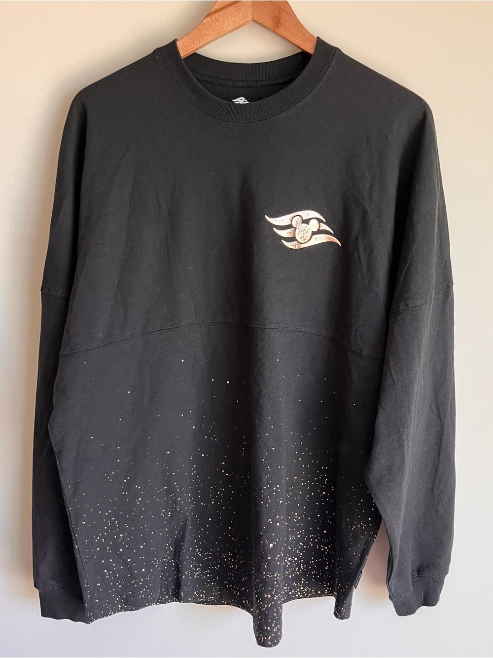 Disney Cruise Line Women’s Spirit Jersey Black with Metallic Accents Size Large